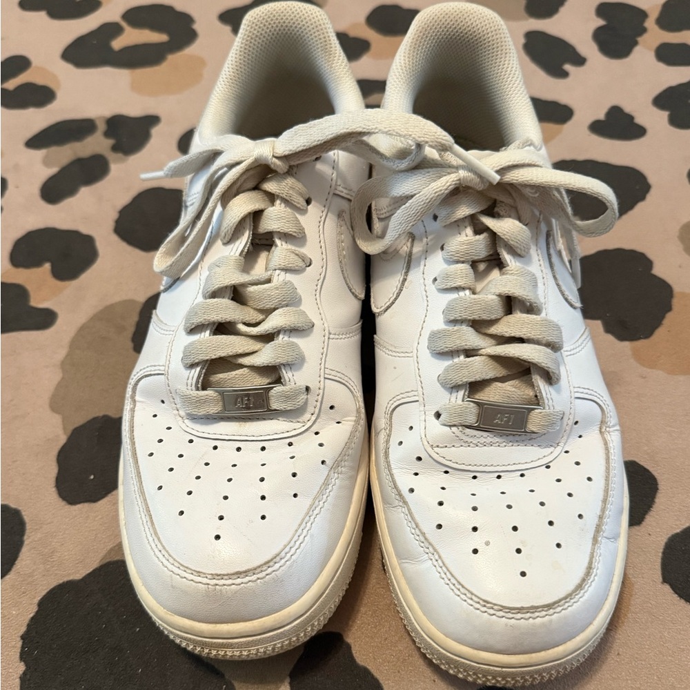 Women’s Nike Air Force One - Sz 9